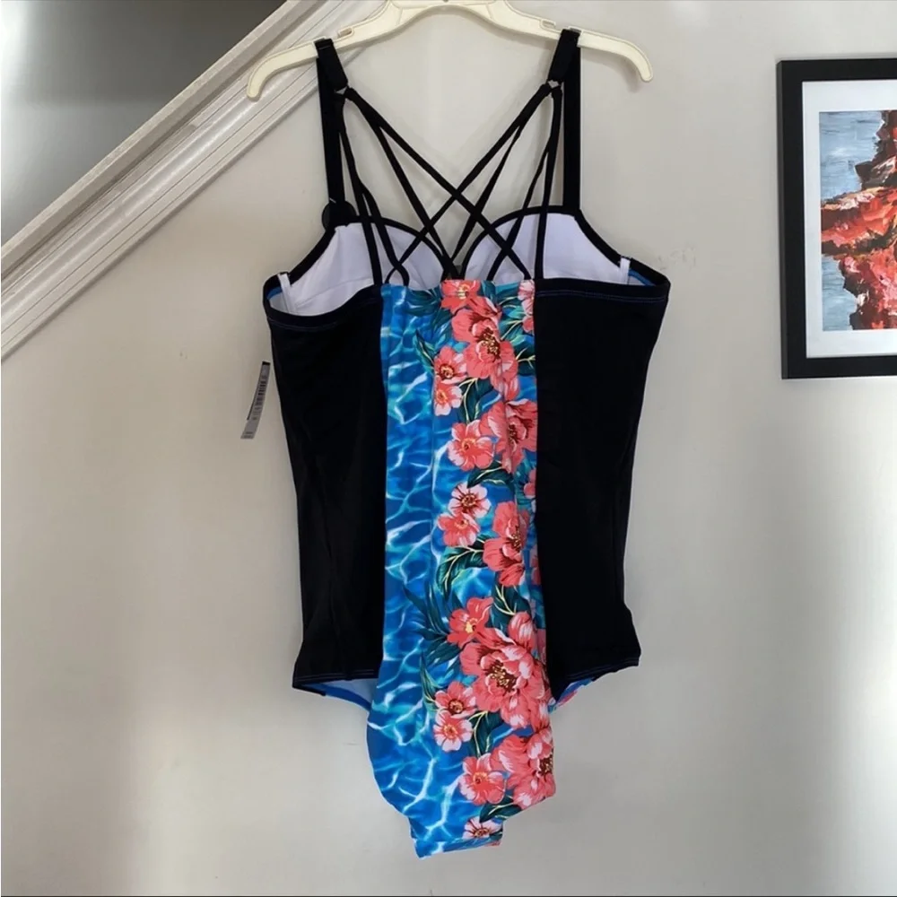 NWT torrid water print lattice back strappy swimsuit